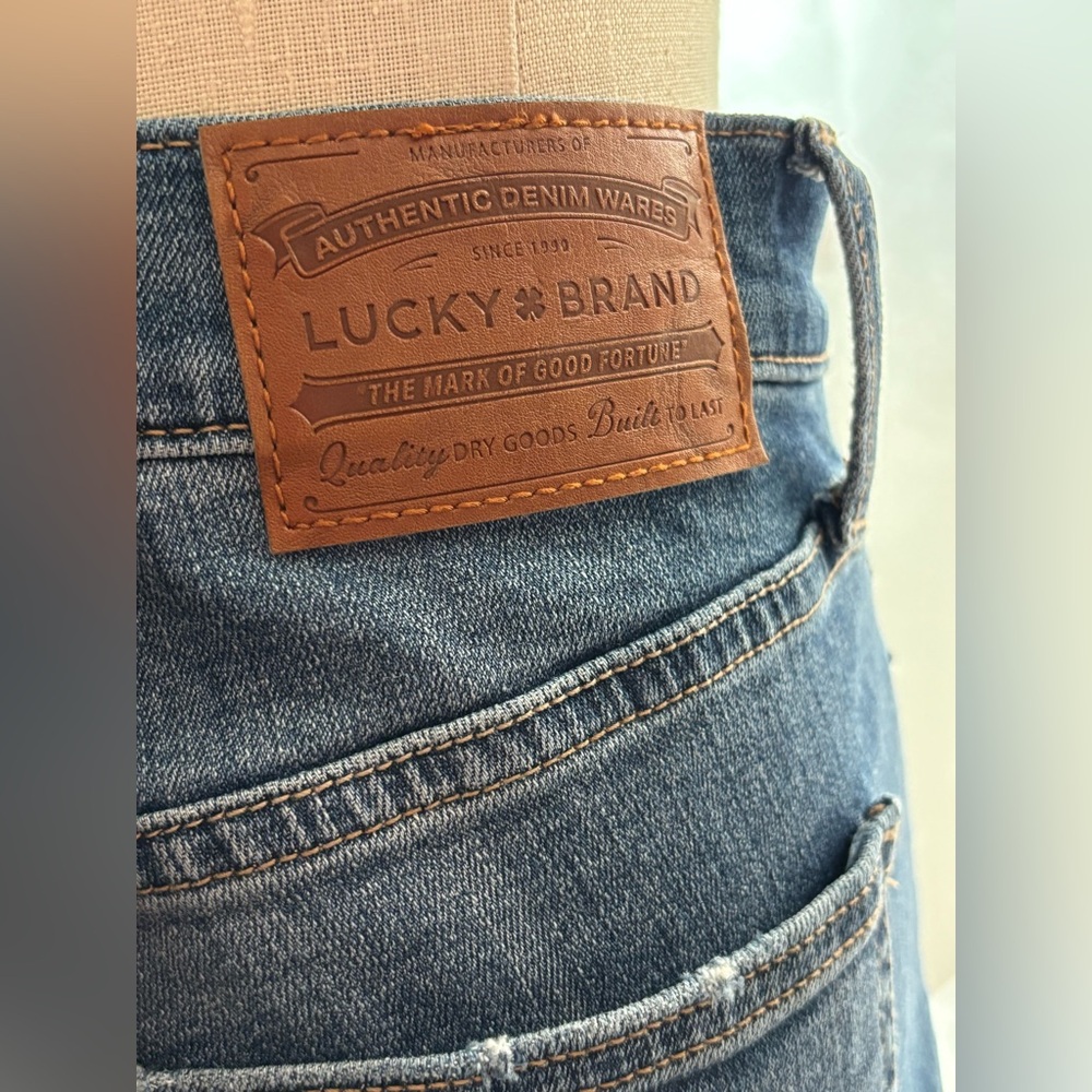 Lucky Brand Ava Mid Rise Classic Blue Denim Jeans, sz 14/32, stretchy. GUC - Picture 7 of 8